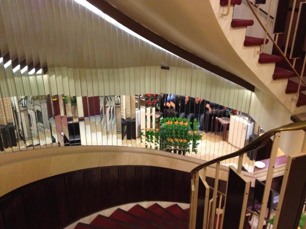 Chomedey Inn ลาวาล ภายนอก รูปภาพ